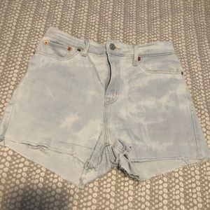 Levi High Rise Shorts size 28.